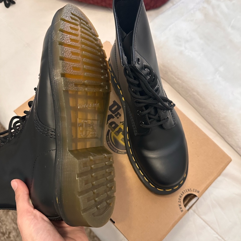 Dr. Martens - Picture 3 of 6